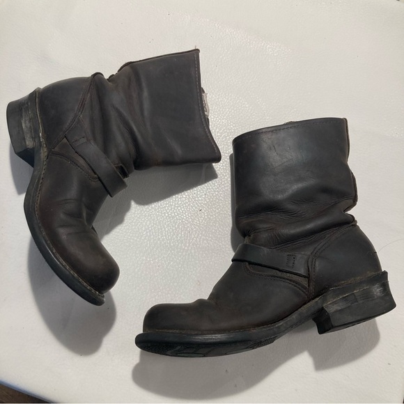 FRYE Sz 7.5 Engineer Style Vintage Chocolate  Brown Leather Buckles Moto Boots - Picture 5 of 12